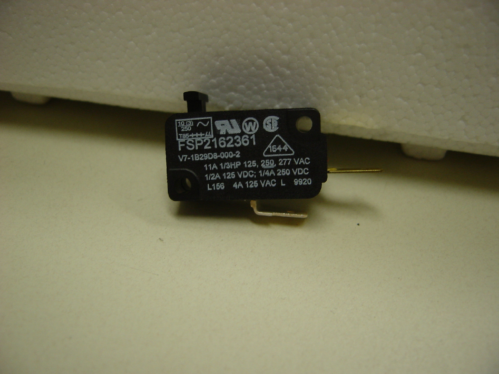 New  Micro switch FSP 2162361