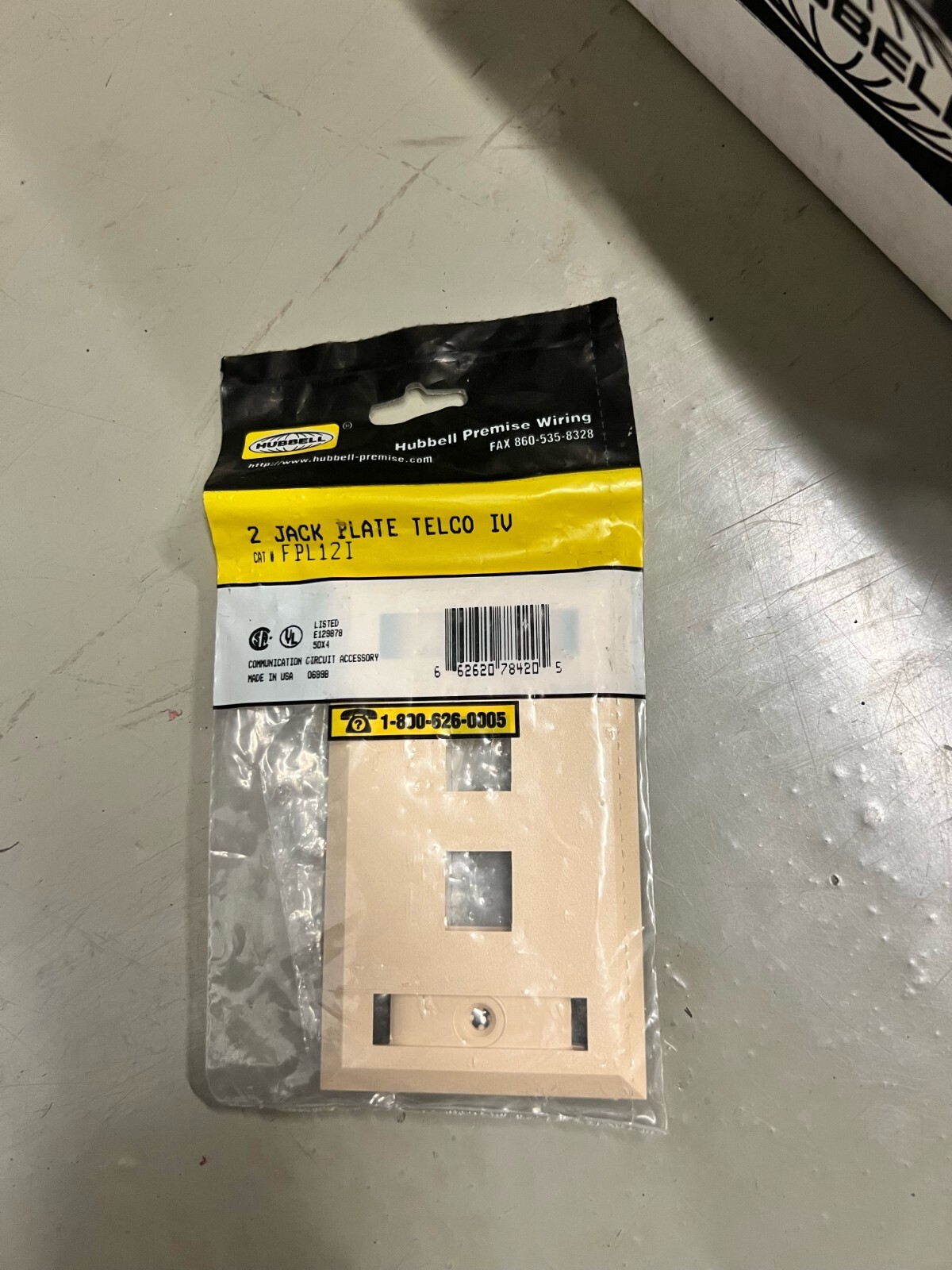 Hubbell FPL12i Flush Plate 1 Gang QTY: 53