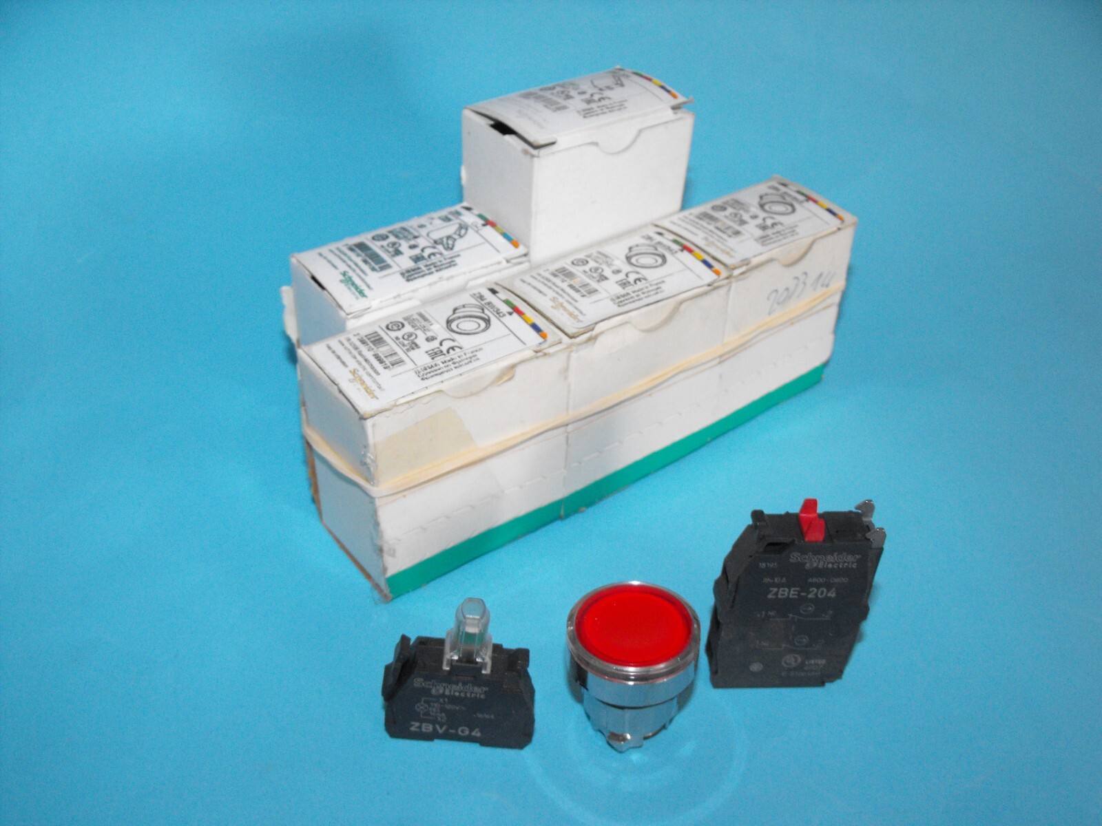 SCHNEIDER ELECTRIC ZB4BW343+ZBE204+ZBV-G4.SWITCH ACTUATOR.(LOT6PCS).NEW