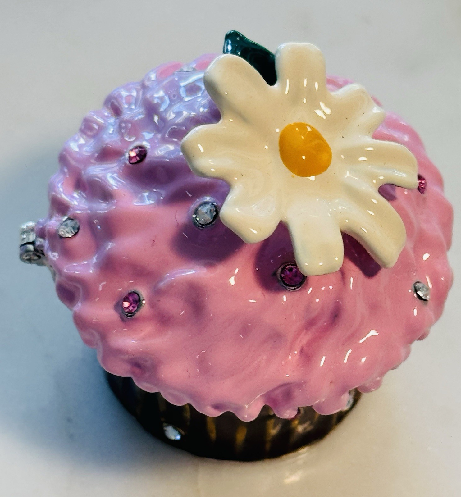 The Cupcake Cupboard/ Saucer & Box