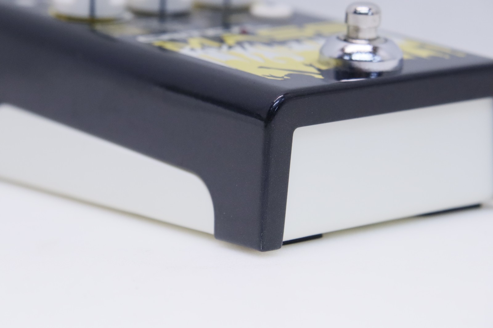 TC Helicon Critical Mass Studio-Quality Vocal Stompbox Large Group-Sound Effects