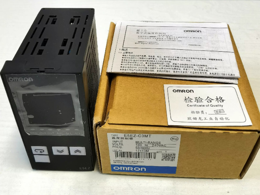 New In Box Omron E5EZ-C3MT Digital Temperature Controller