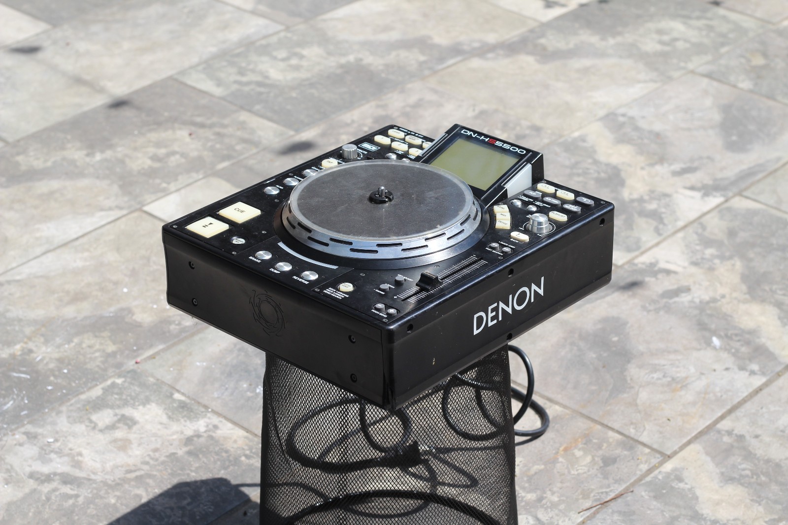 Denon DN-HS5500 Professional DJ Media Controller / Digital Turntable Controller