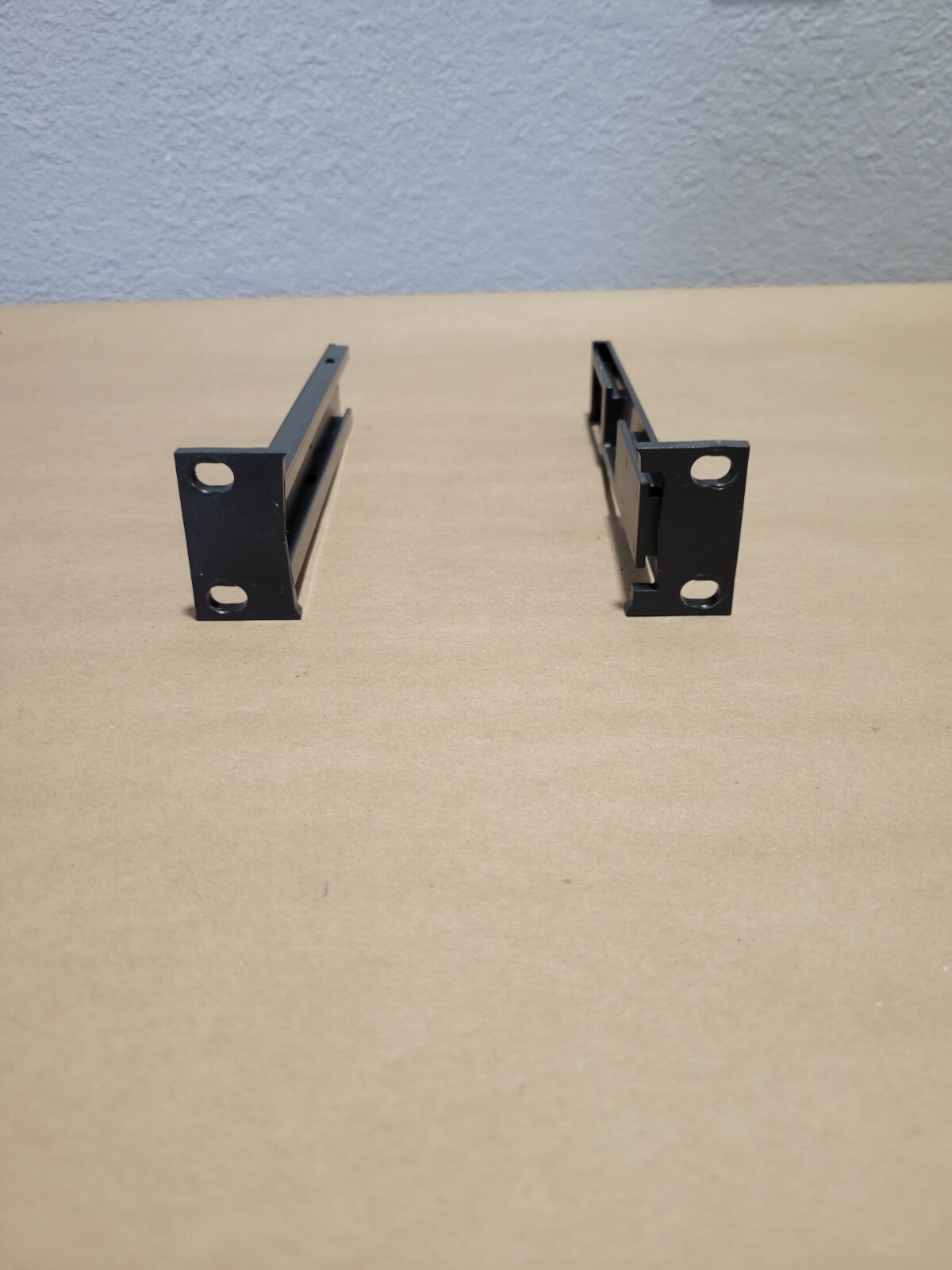Sennheiser brackets for wireless audio receiver Mounting Em 1031-u Used Ears