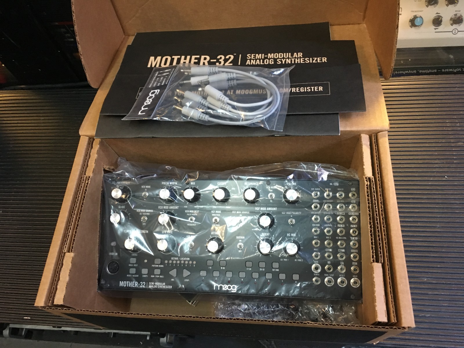 Moog Mother 32  Eurorack Synth Module w/Cables , New   ARMENS