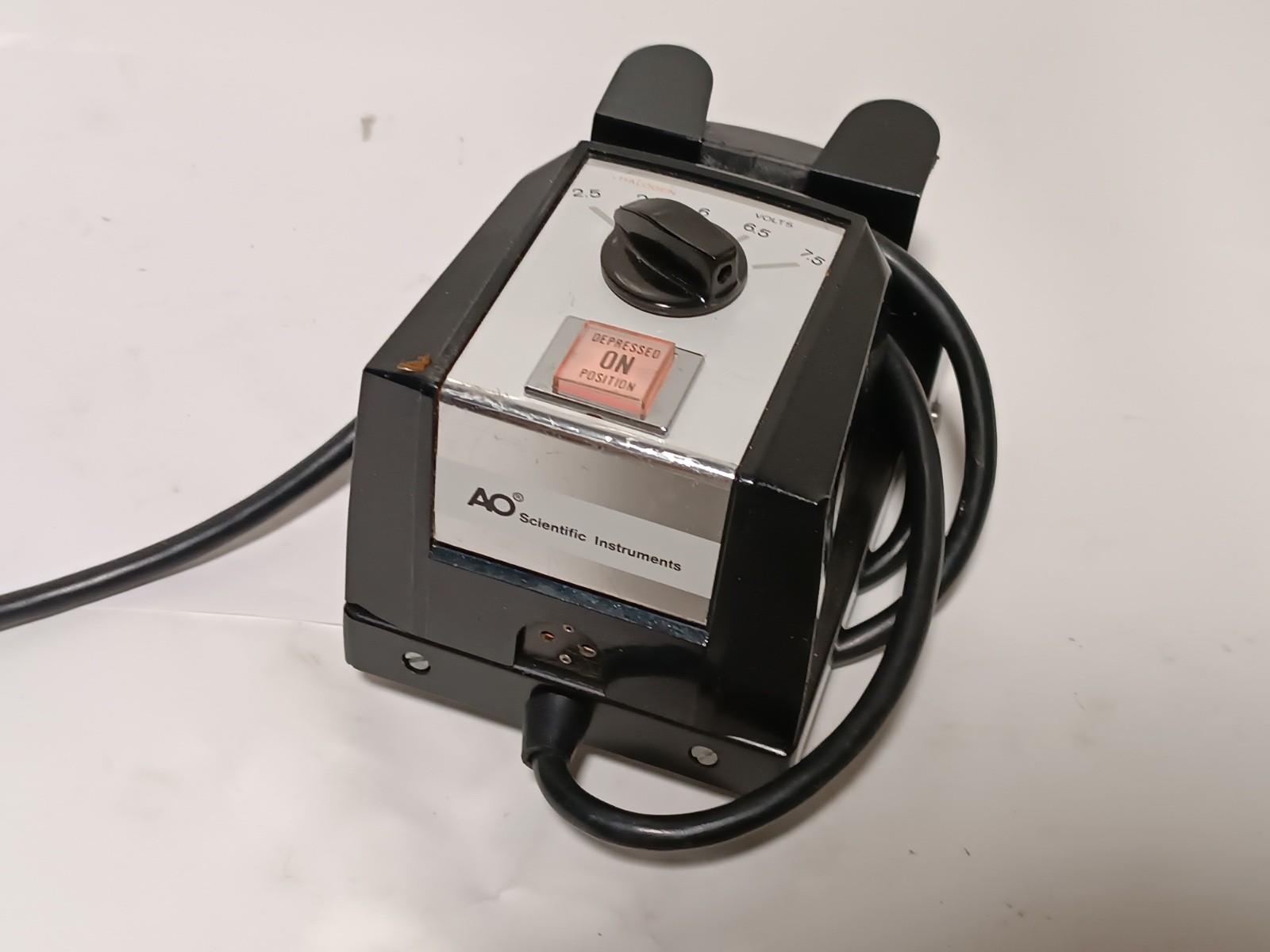 American Optical 11456 Cradle/Instrument Transformer/Voltage Selector