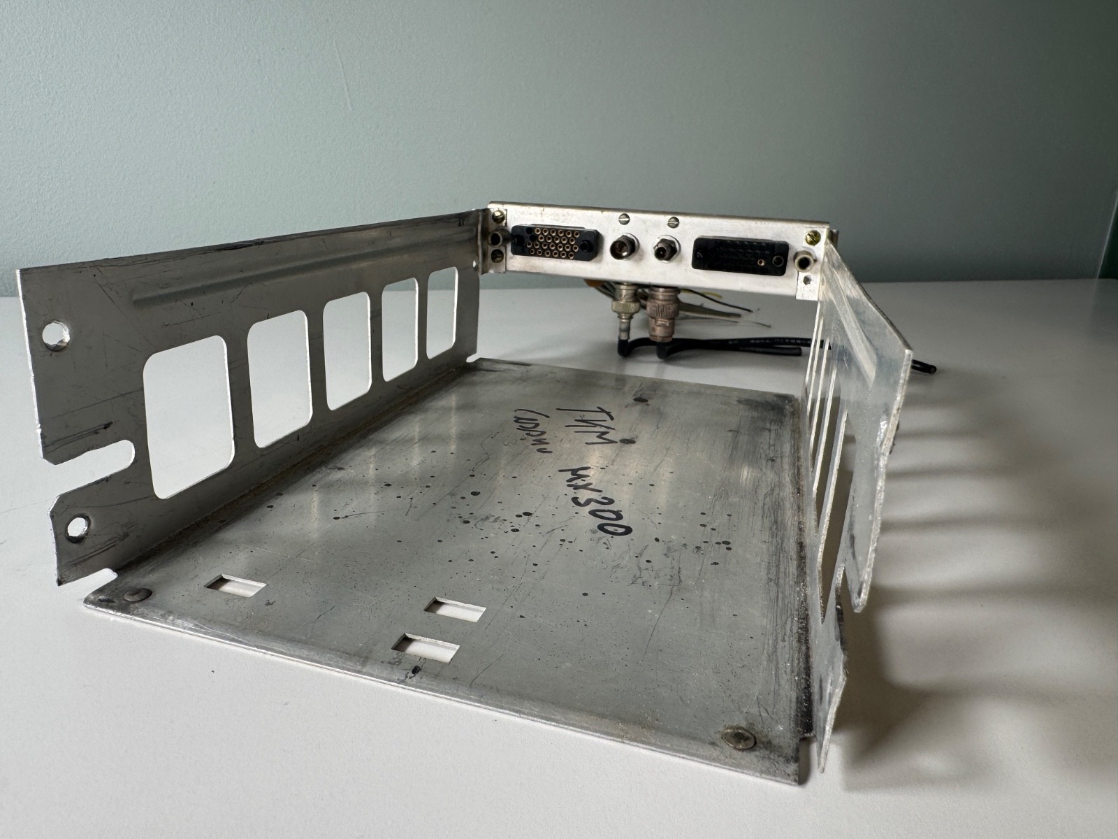 CESSNA ARC 40550-0001 MX300 NAV COMM MOUNTING TRAY ASSEMBLY