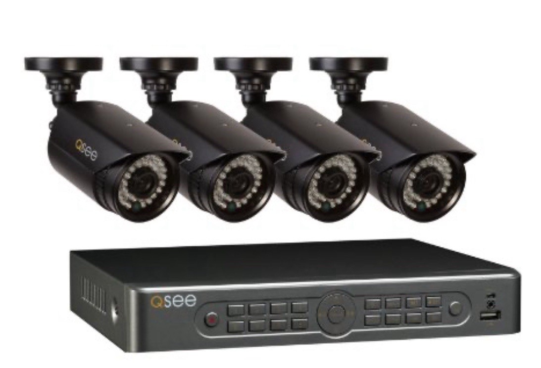 Q See QT5682-4V3-1 8 Channel security dvr 4 surveillance cameras BRAND NEW