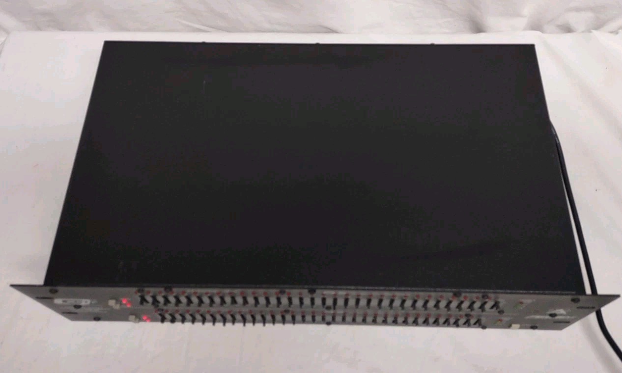 PEAVEY Q231F Rack-Mount Dual 31-Band Graphic Equalizer