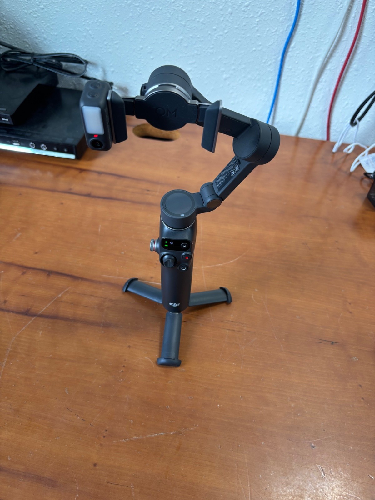 DJI Osmo Mobile 8 Advanced Tracking Combo Gimbal Stabilizer for Phone 360° Pan