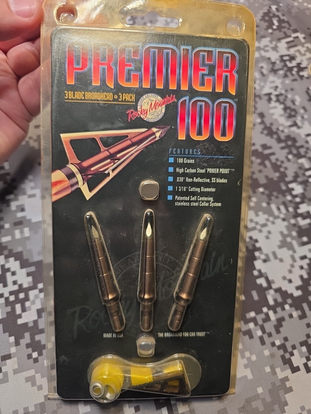 3 ROCKY MOUNTAIN PREMIER 100 SCREW IN BROADHEADS  1 3/16" CUT BOWHUNTING BOWHUNT