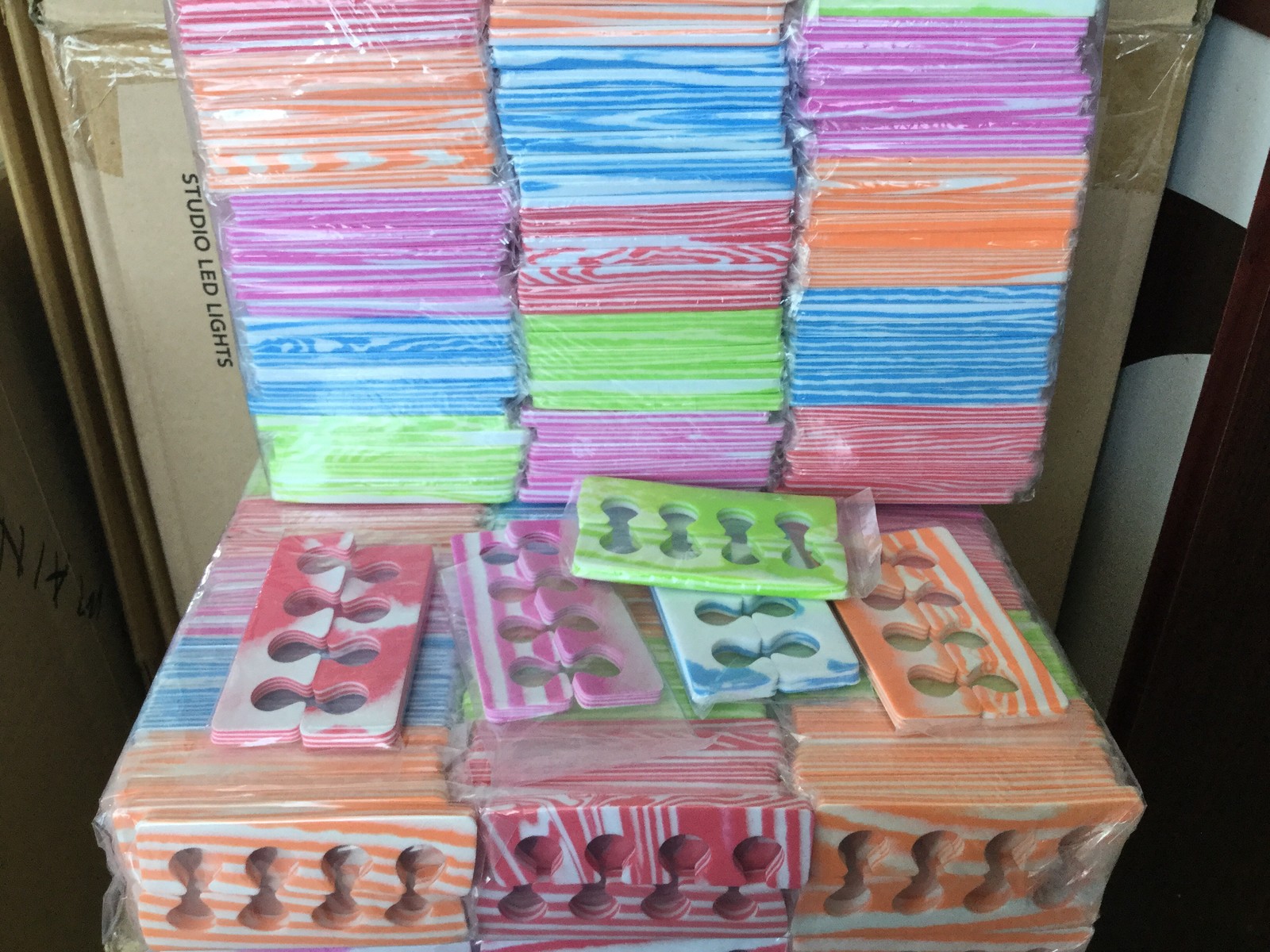 100 pairs ( 200 pcs) Spa Pedicure Soft Foam toe separator individual warp