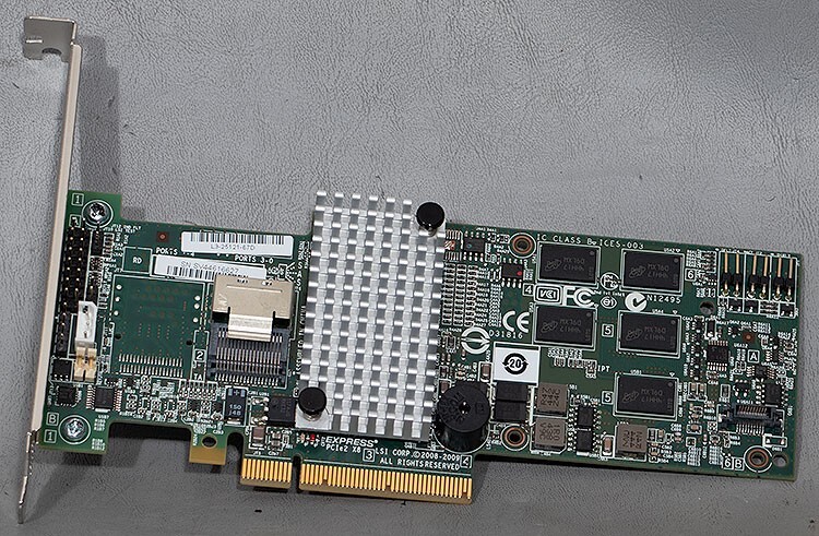 NEW Intel RS2BL040 6 Gbs PCIe SAS/SATA RAID Hard Drive Controller Card