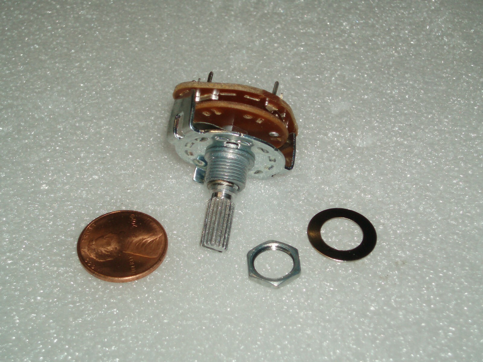 one Rotary Switch 2 Pole 4 Position shaft OD=6mm