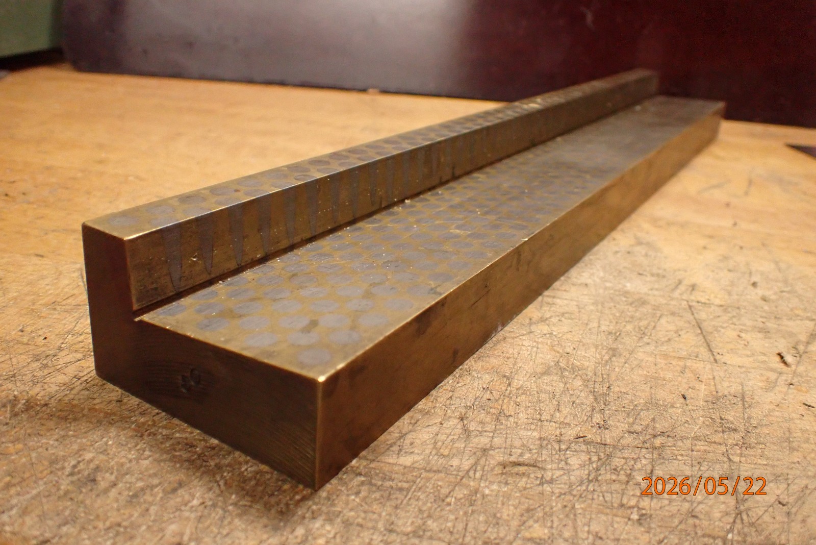 LOT RX207: OLDER MAGNETIC TRANSFER 5 DEGREE ANGLE BLOCK FOR SURFACE GRINDING