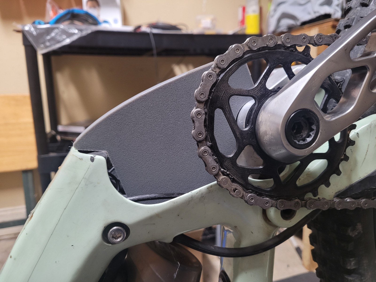 Shimano EP8/EP6/E7000/E8000 to standard crankset adapter WITH bash guard