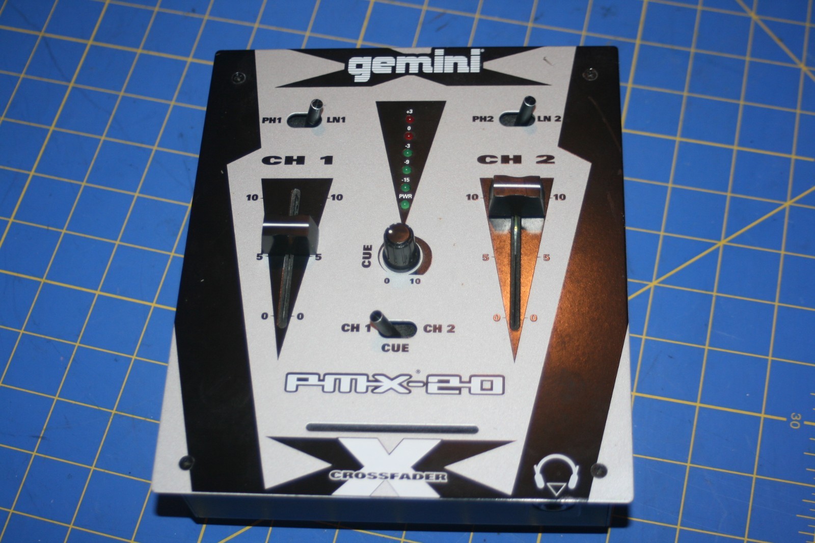 GEMINI PMX-20 PRO STEREO PREAMP MIXER CROSSFADER  AS IS PARTS