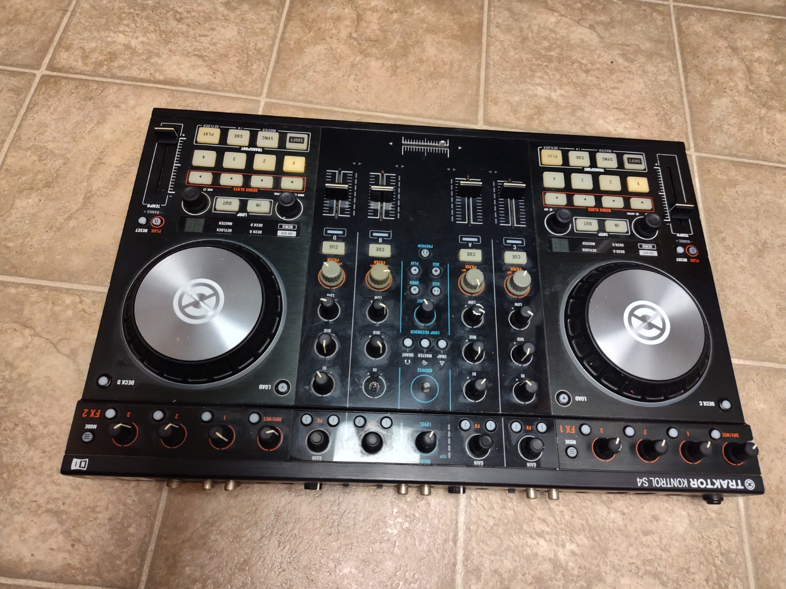 Native Instruments Traktor Kontrol S4 MK2 DJ Controller 4-Channel