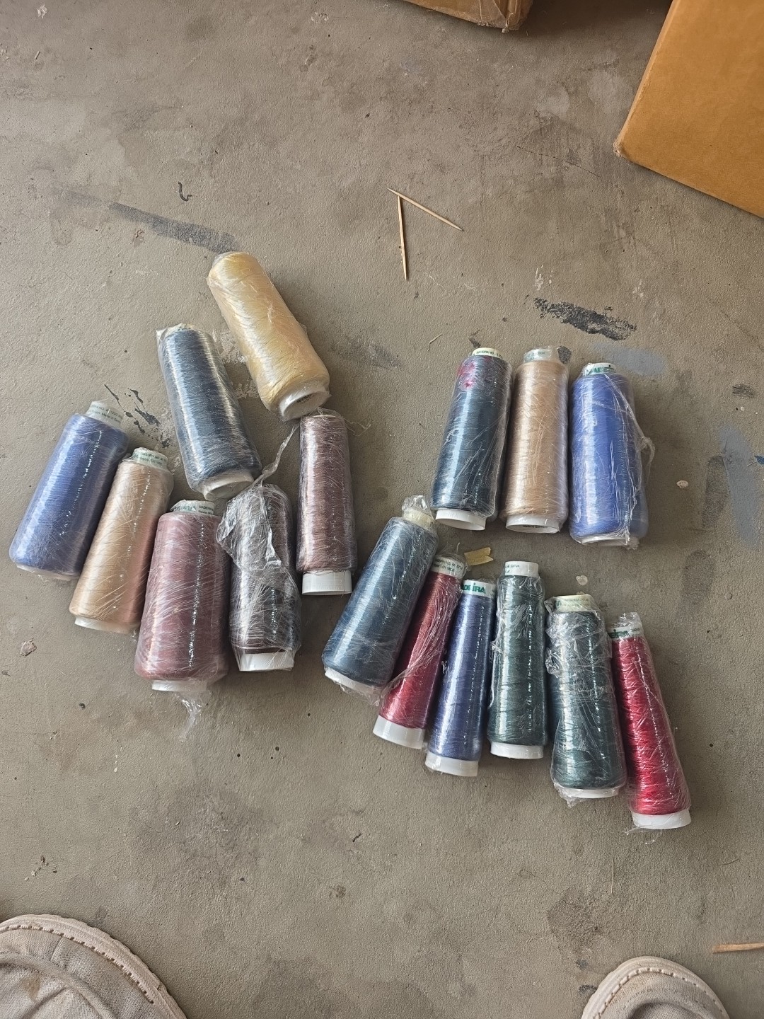 Madeira NEW Embroidery Thread 4 Cones  40~ Lot Of 16 New And Used Cones ~ 5000m
