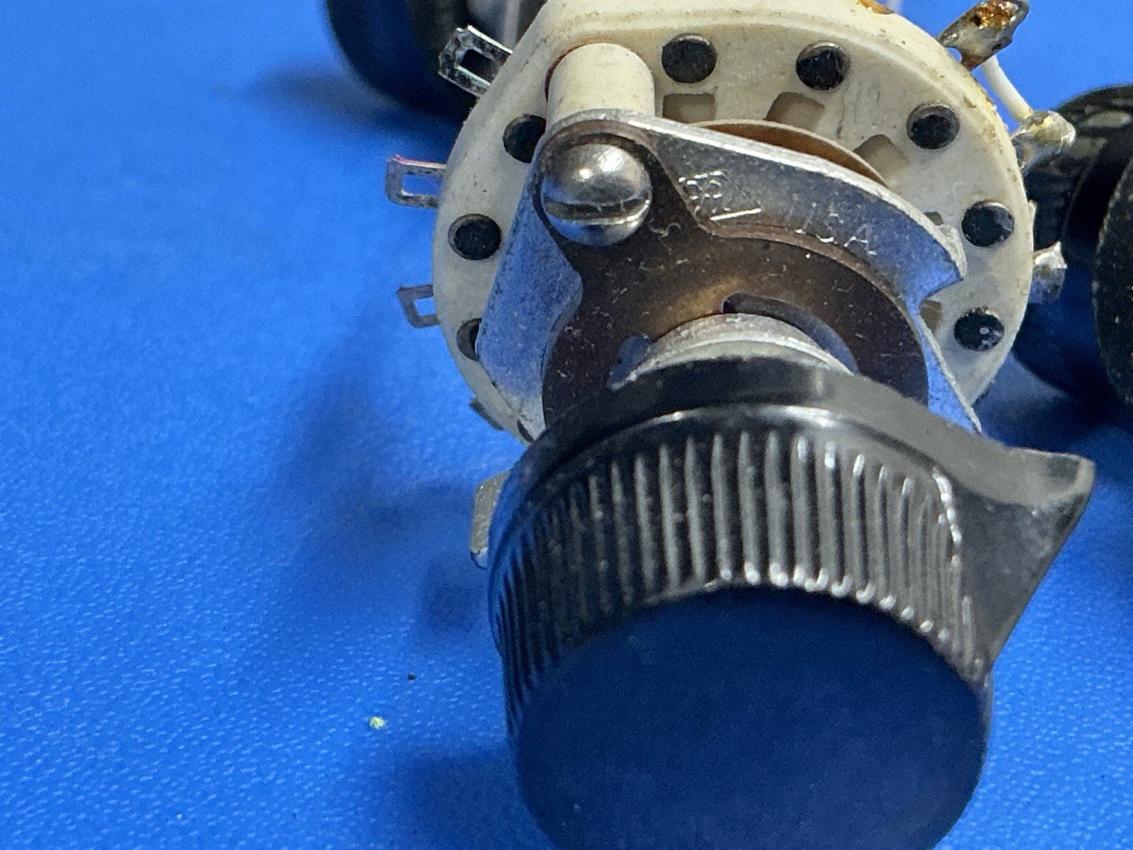 3 Vintage P-503 Ceramic rotary switch - USA - with Knobs