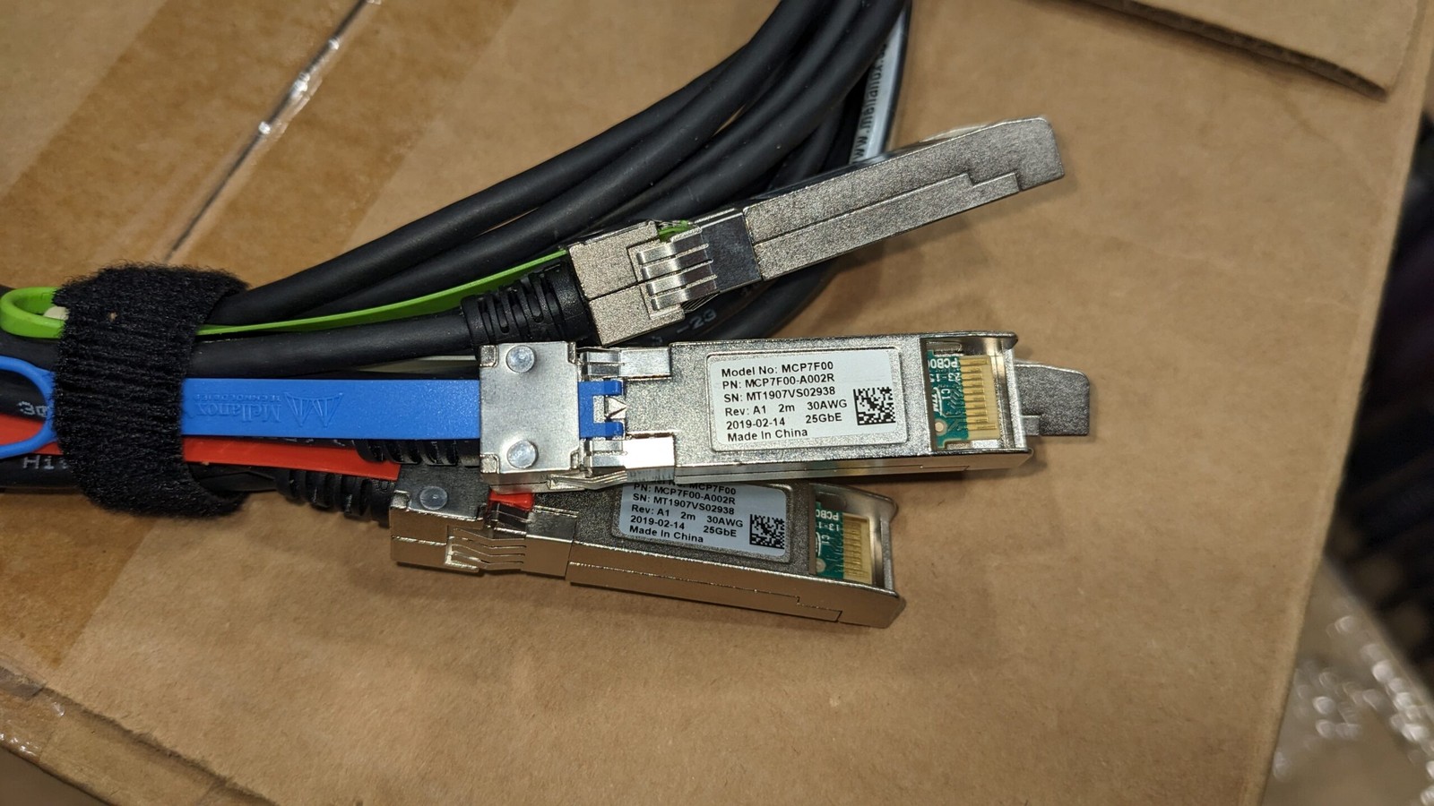 Mellanox MCP7F00-A002R passive copper hybrid cable, ETH 100GbE to 4x25GbE