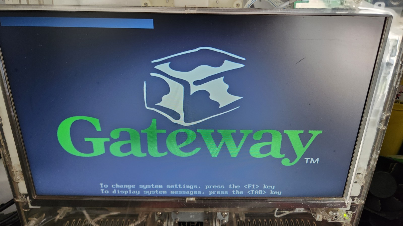 Gateway LP Mini Tower TB3 Performance 650 Computer Pentium III TESTED Win XP