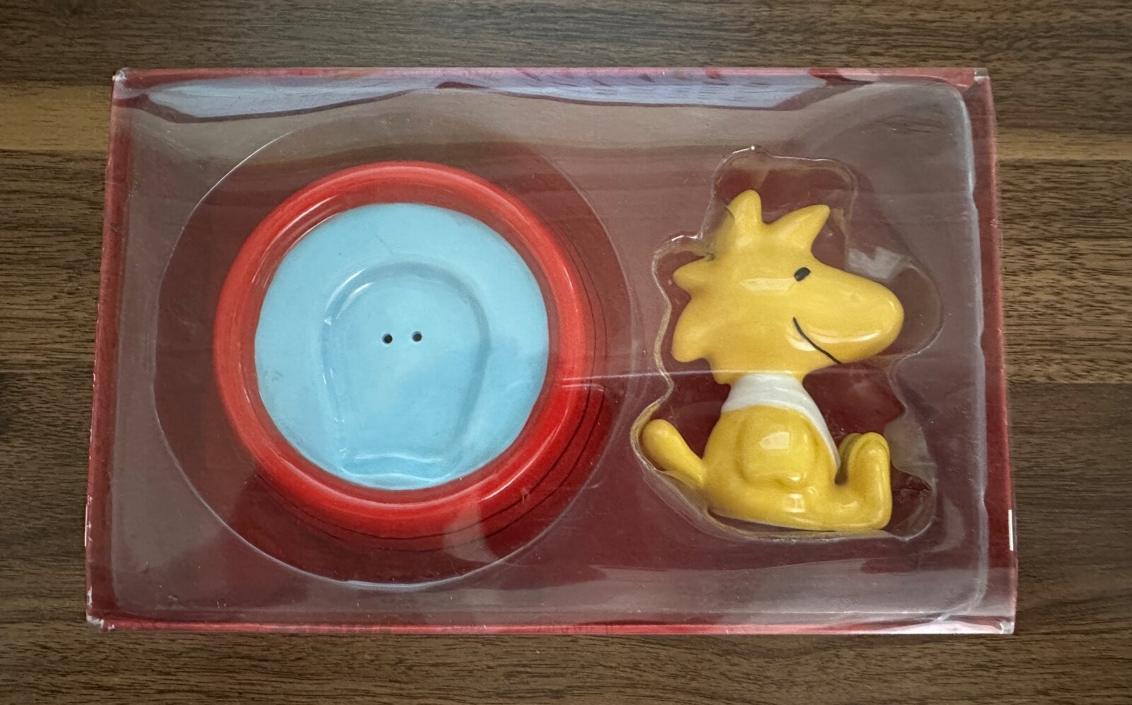 Enesco Peanuts 6002278 WOODSTOCK IN SNOOPY'S WATER DISH Salt & Pepper Shakers
