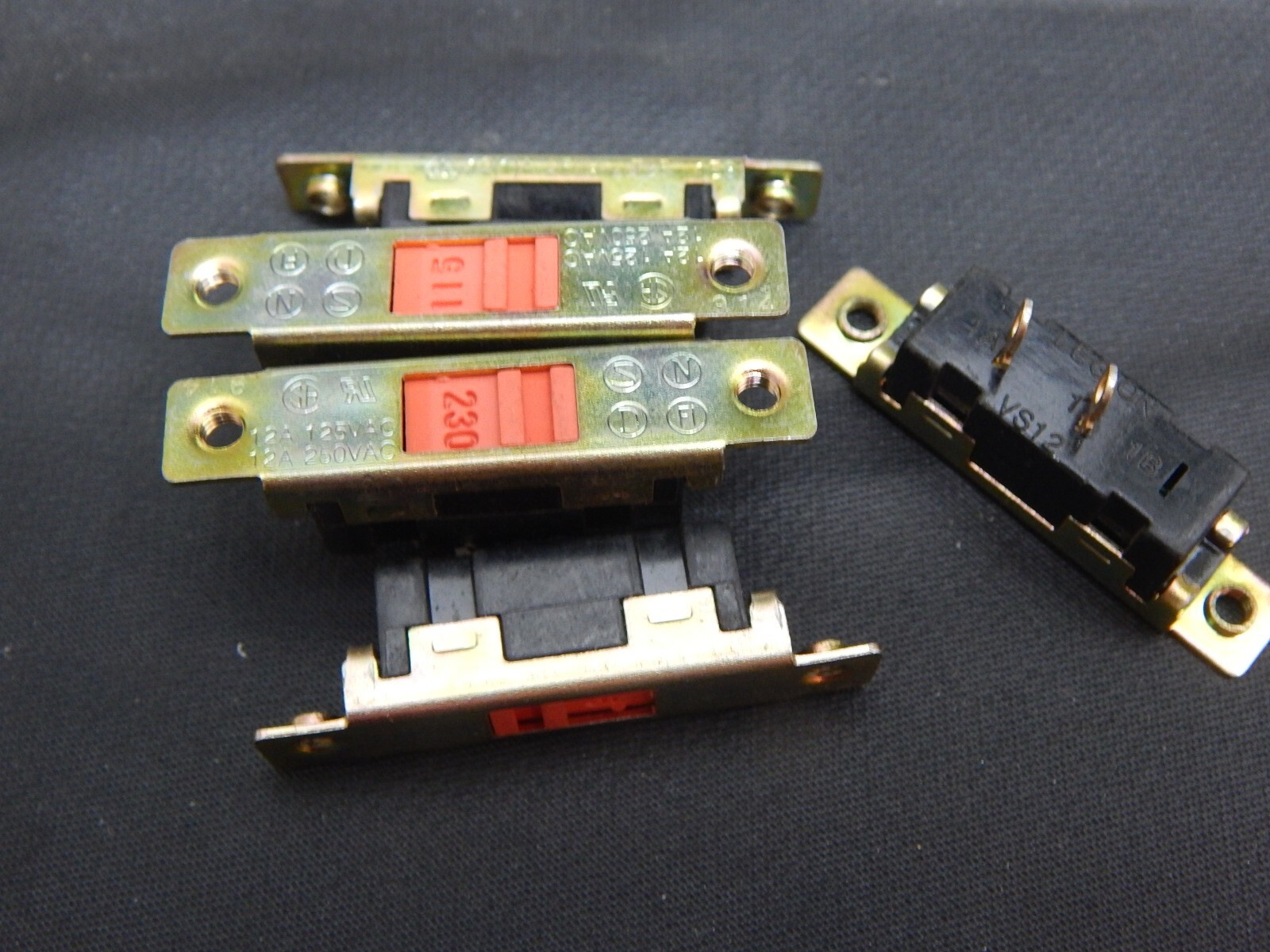 LEGION VS12M11AR 125V/250V 12AMP POWER SELECT SLIDE SWITCH SPST - LOT OF 5