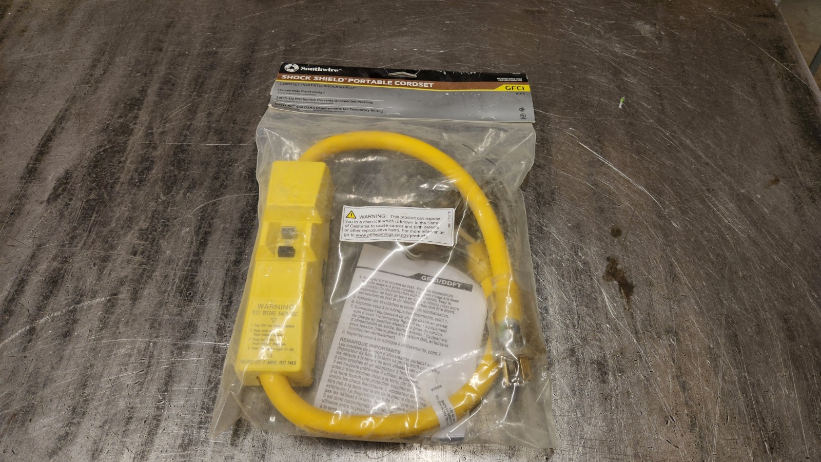 Southwire 30040008-6  Shockshield 15A 120V 3-Outlet GFCI 30 " x  12/3 Cord NEW