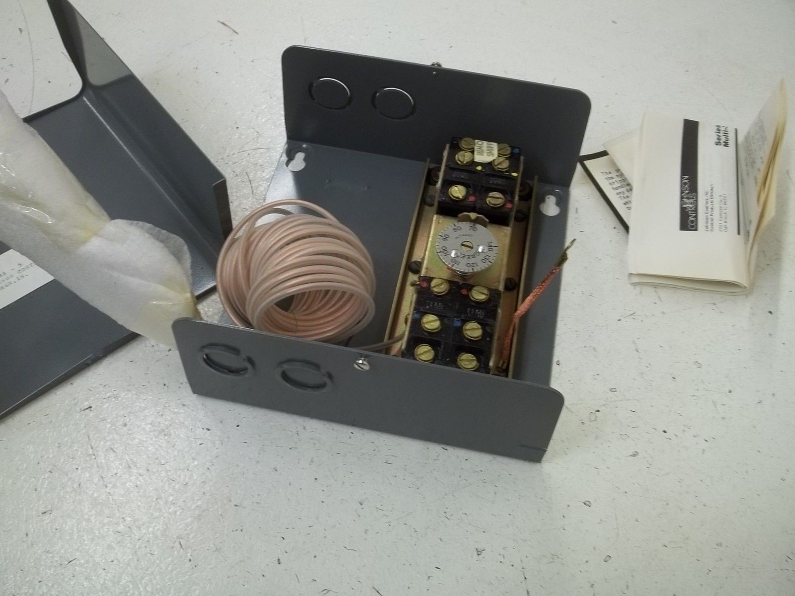 JOHNSON CONTROLS A36ABA-5 TEMPERATURE CONTROL NSMP
