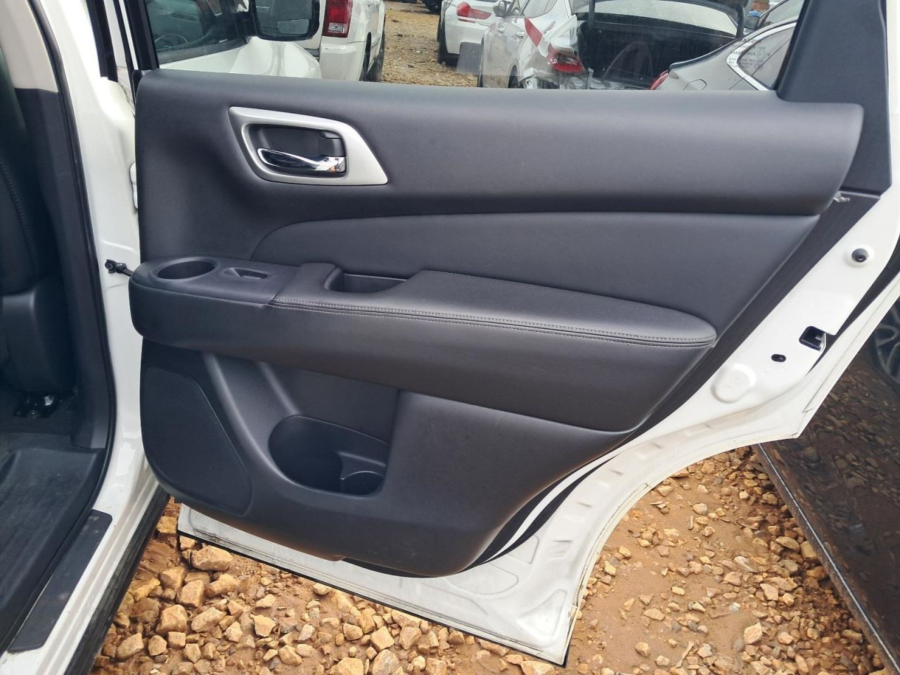 PATHFINDR 2015 Glove Box 4883759