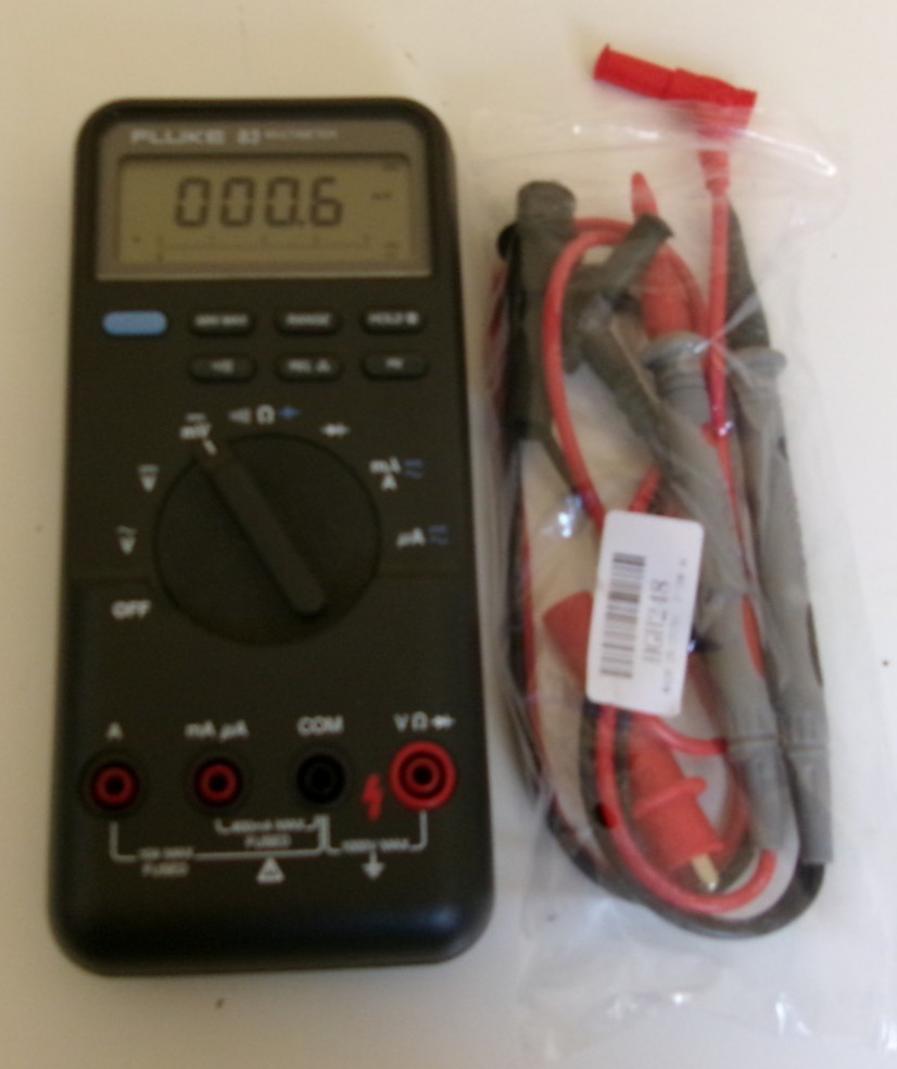 Fluke 83 Multimeter Calibrated plus new leads.