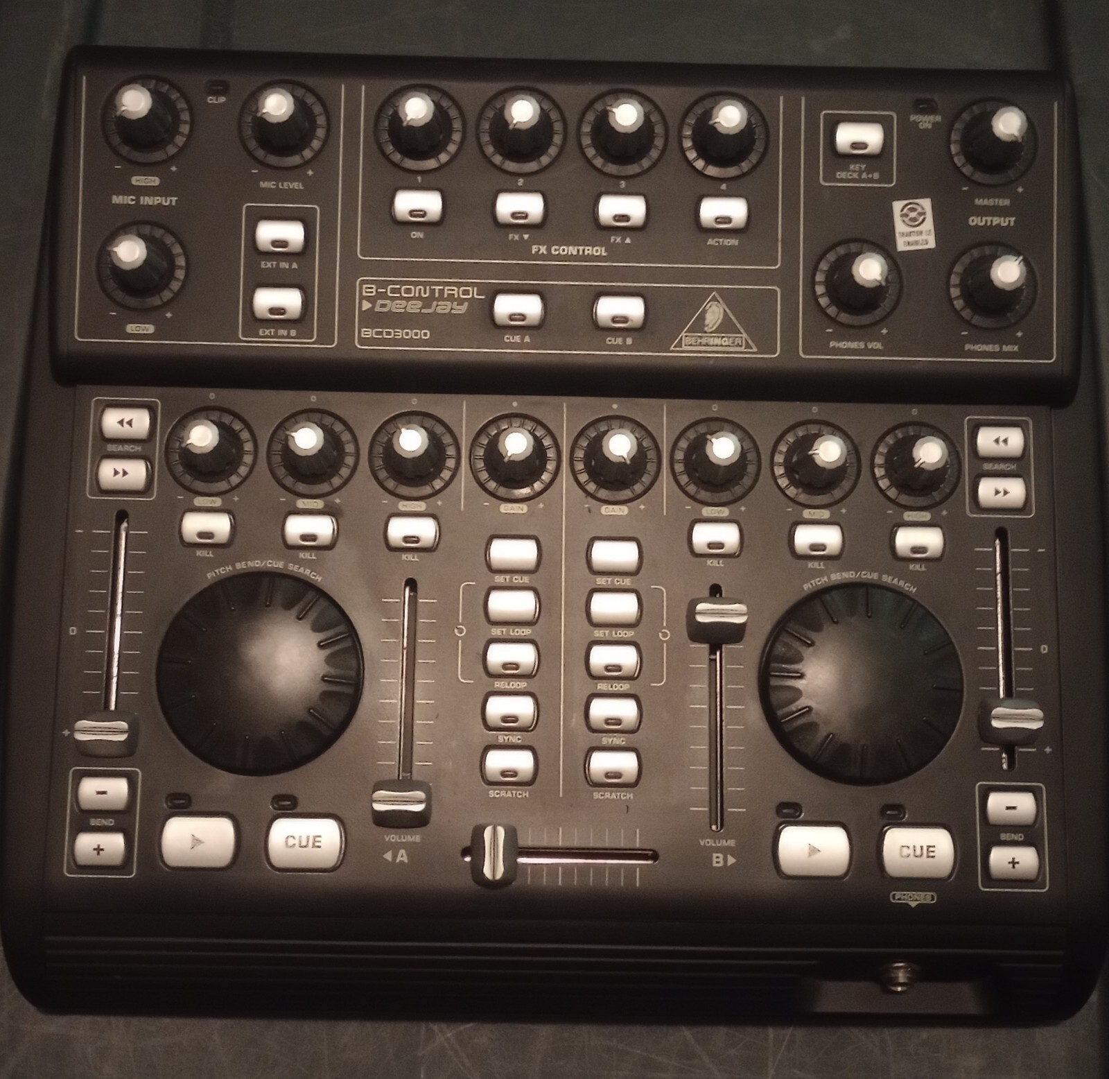 Behringer BCD 3000 Deejay  Controller