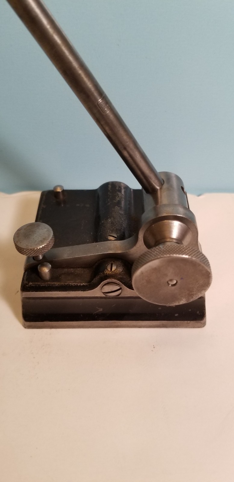 VINTAGE SURFACE DIA L INDICATOR w/t 6" STARRETT SPINDLE