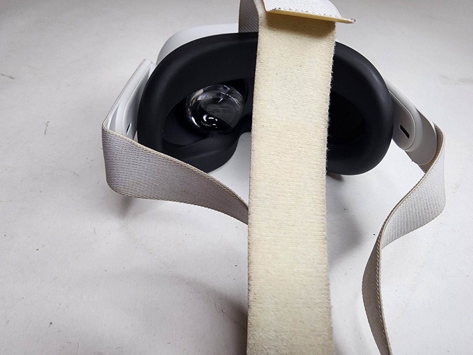 Meta Oculus Quest 2 128GB VR Headset ONLY NO CONTROLLERS