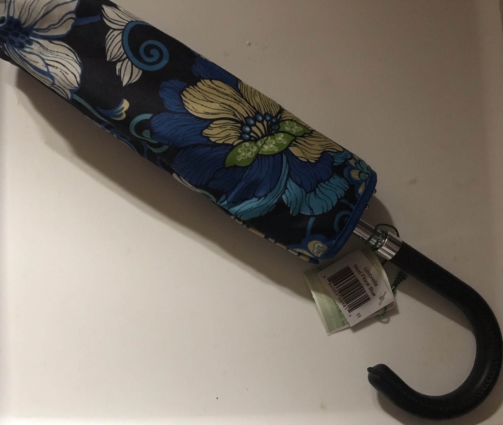 NWT Retired Rare Vera Bradley Limited Edition Mod Floral Blue Umbrella