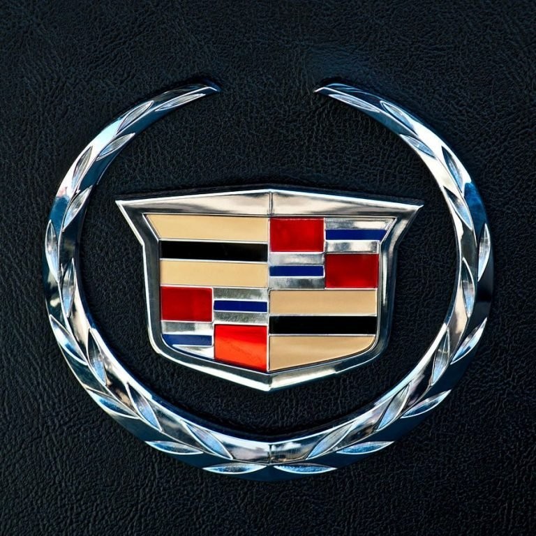 Cadillac Front Grille Emblem Chrome Multi-color Logo for Escalade CTS SRX CT6 DT