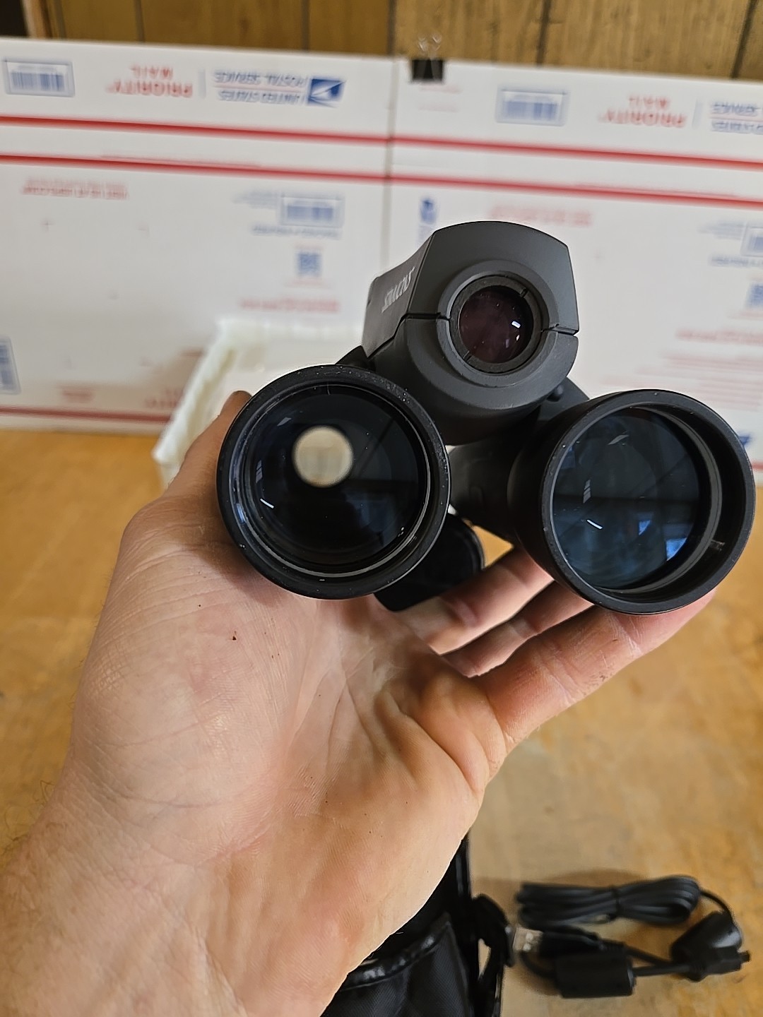 Simmons CaptureView 8x42 Binoculars and Digital Camera Model 822218