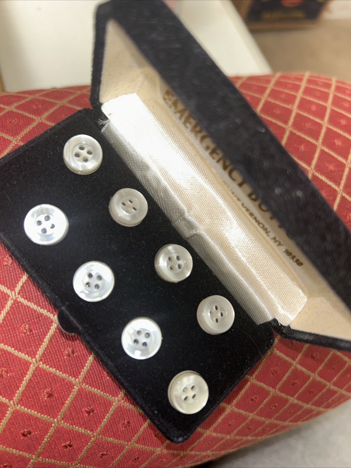 Lillian Vernon Mother Of Pearl 5 Emergency Buttons In Black Velvet Box Vintage