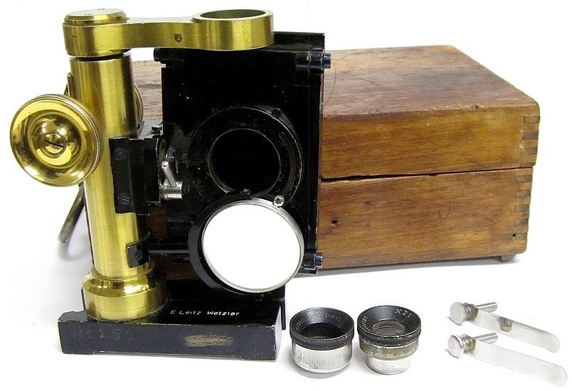 E. Leitz Wetzlar c. 1900 Traveling/Folding Dissecting Brass Microscope