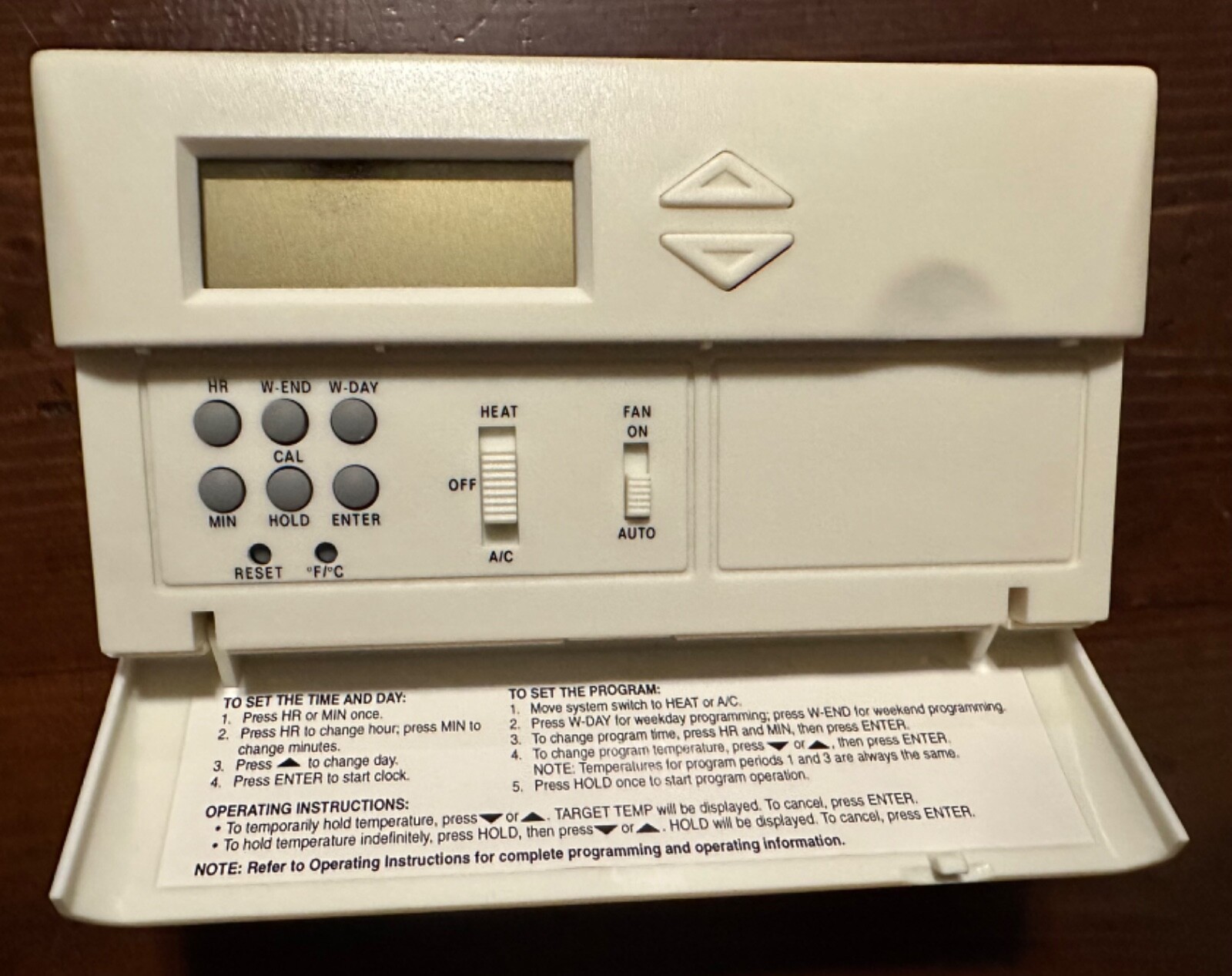 NEW EMERSON 1F77-51 HEAT/COOL PROGRAMMABLE DIGITAL THERMOSTAT