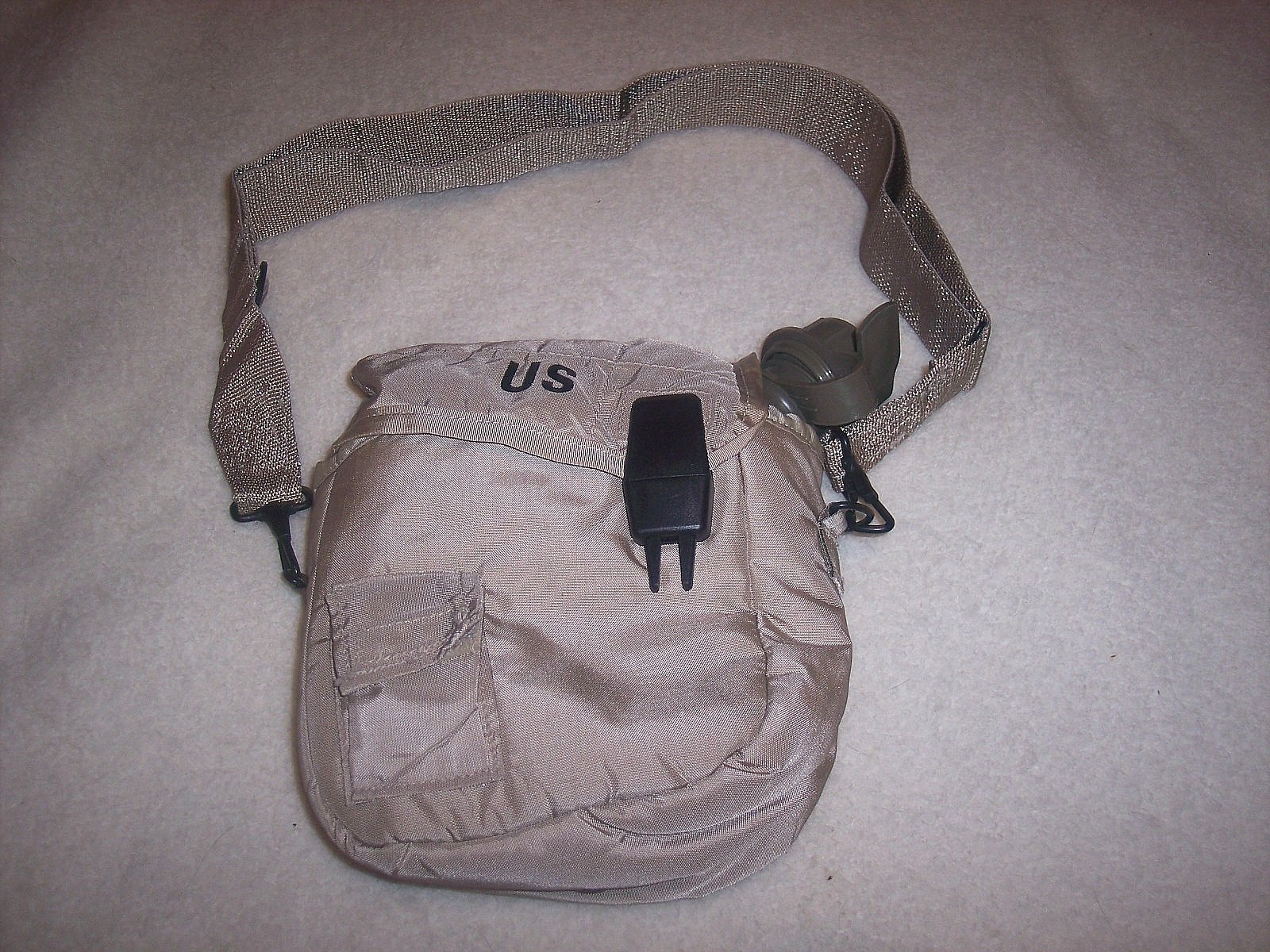 Military Canteen 2 Quart With Clips Collapsible Military Canteen 1/2 Gallon