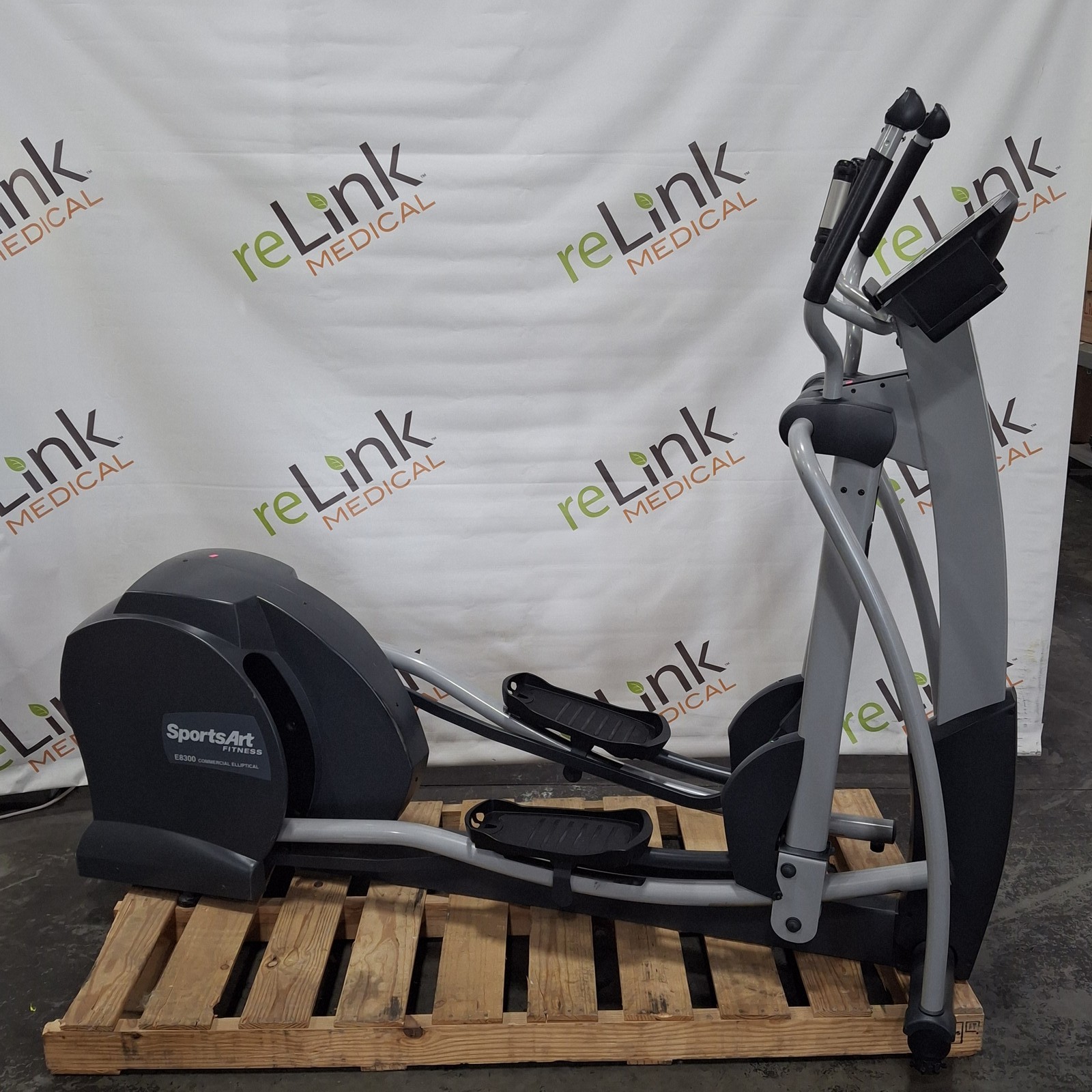 SportsArt E8300 Elliptical