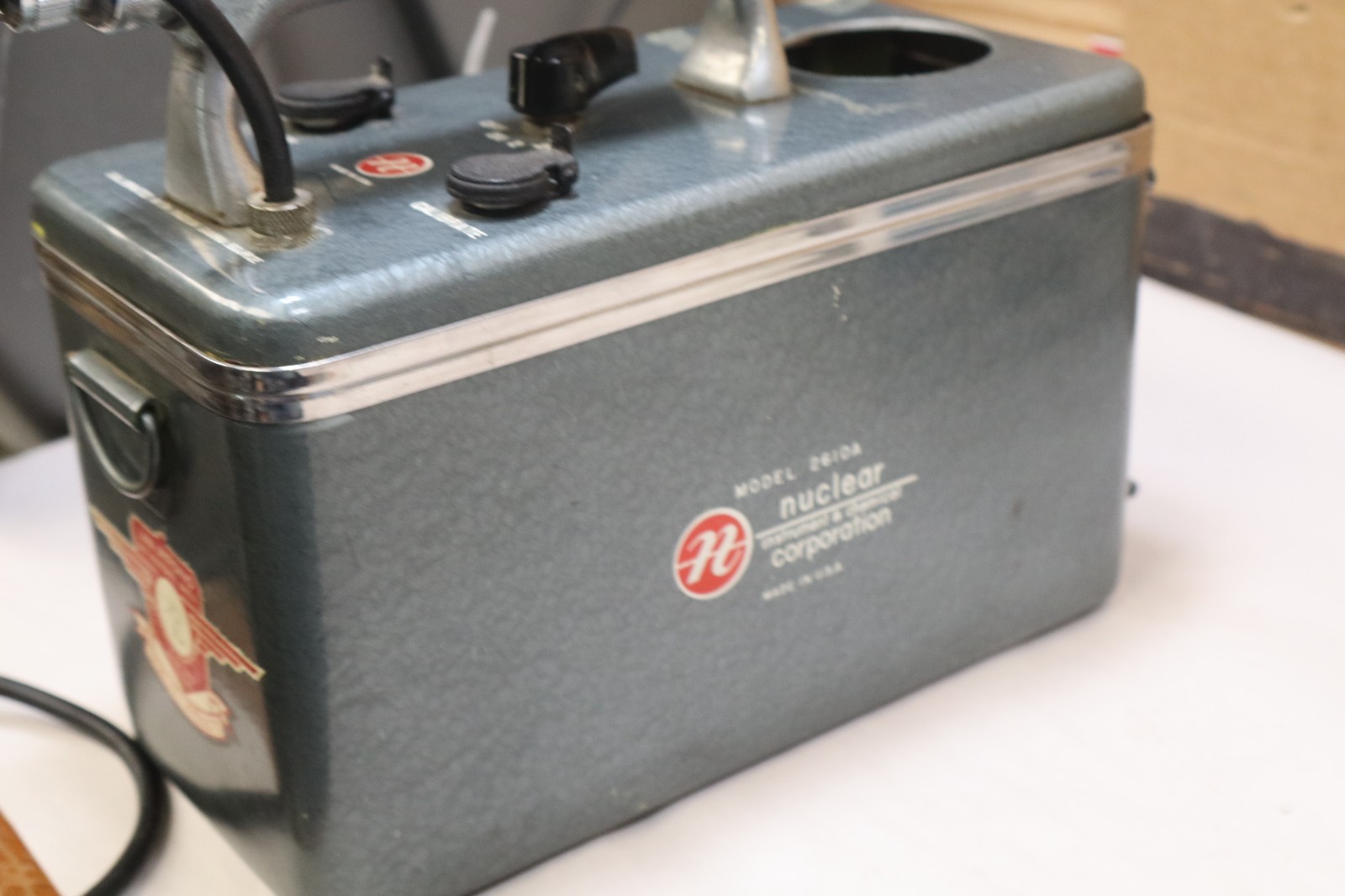 Vintage Geiger Counter  Nuclear Corporation Beta Gamma Model 2610A