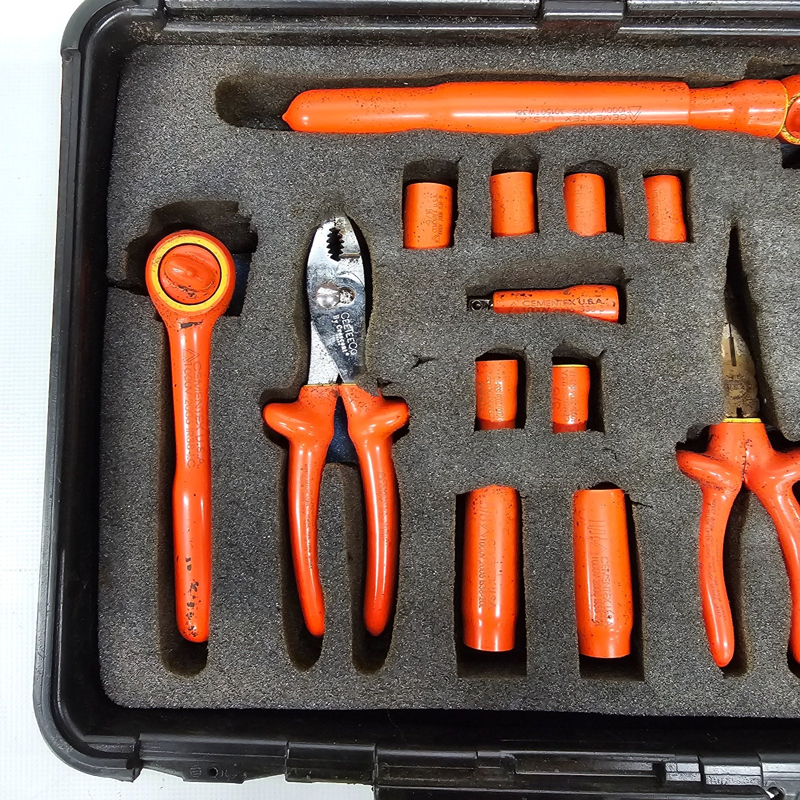 Cementex 1000v High Voltage Tool Kit + Case - ITS-MB430 (used)