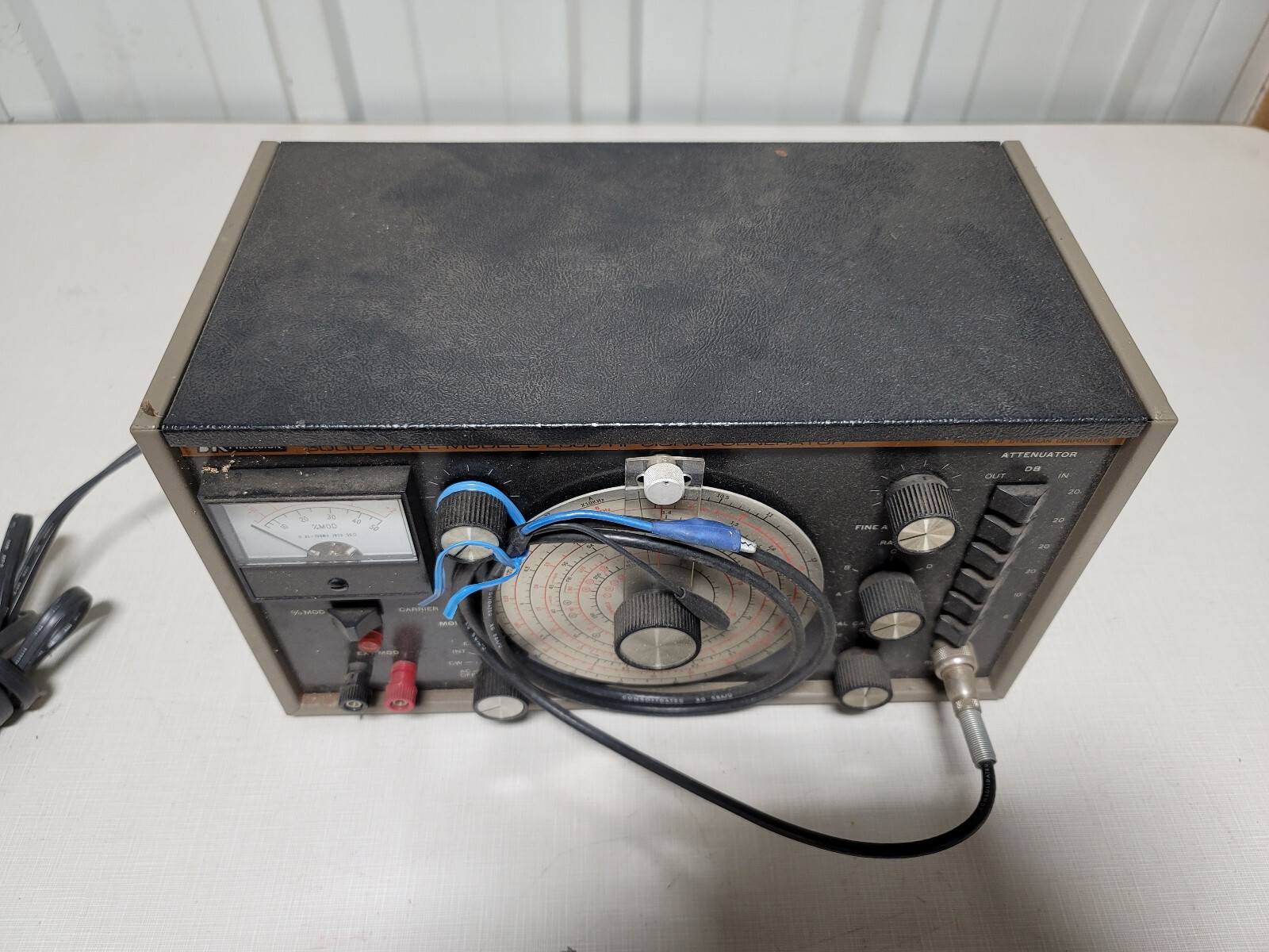B&K Precision Solid State Model E-200D RF Signal Generator