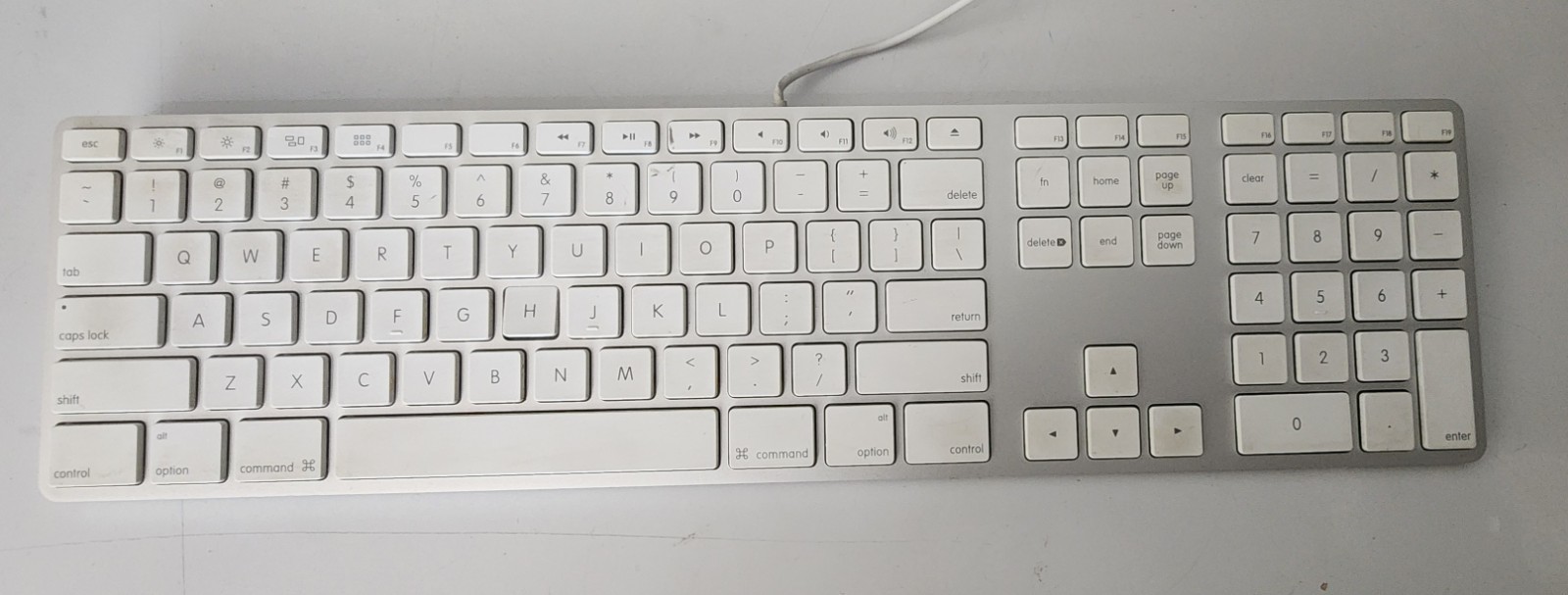 Genuine Apple A1243 Wired Mac Standard USB Keyboard