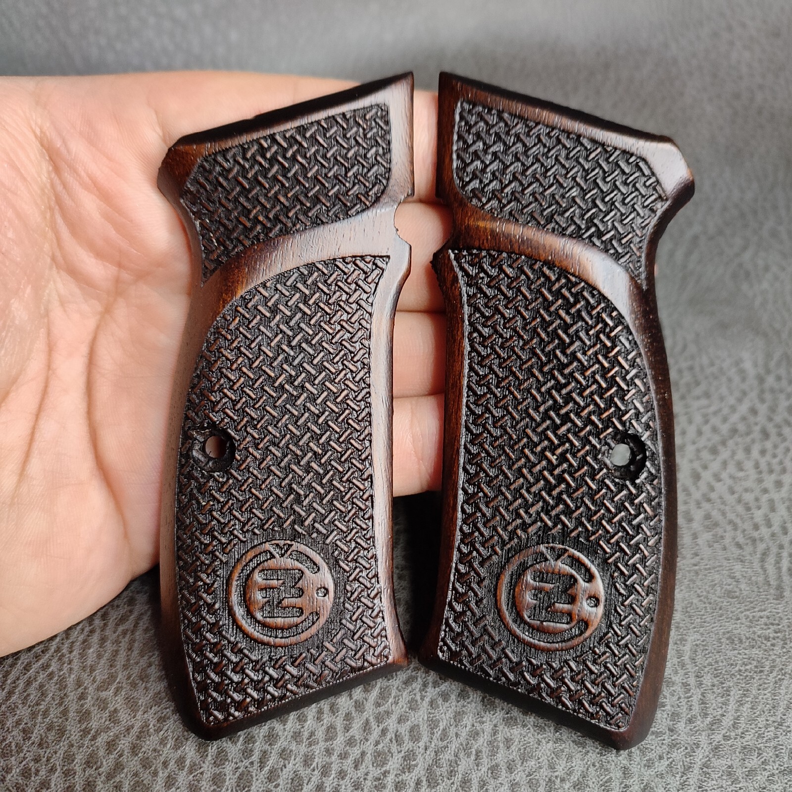 CZ 75 75B Grips SET NEW TURKISH WALNUT WOOD GRIPS HAND MADE NICE CHECKEREDN