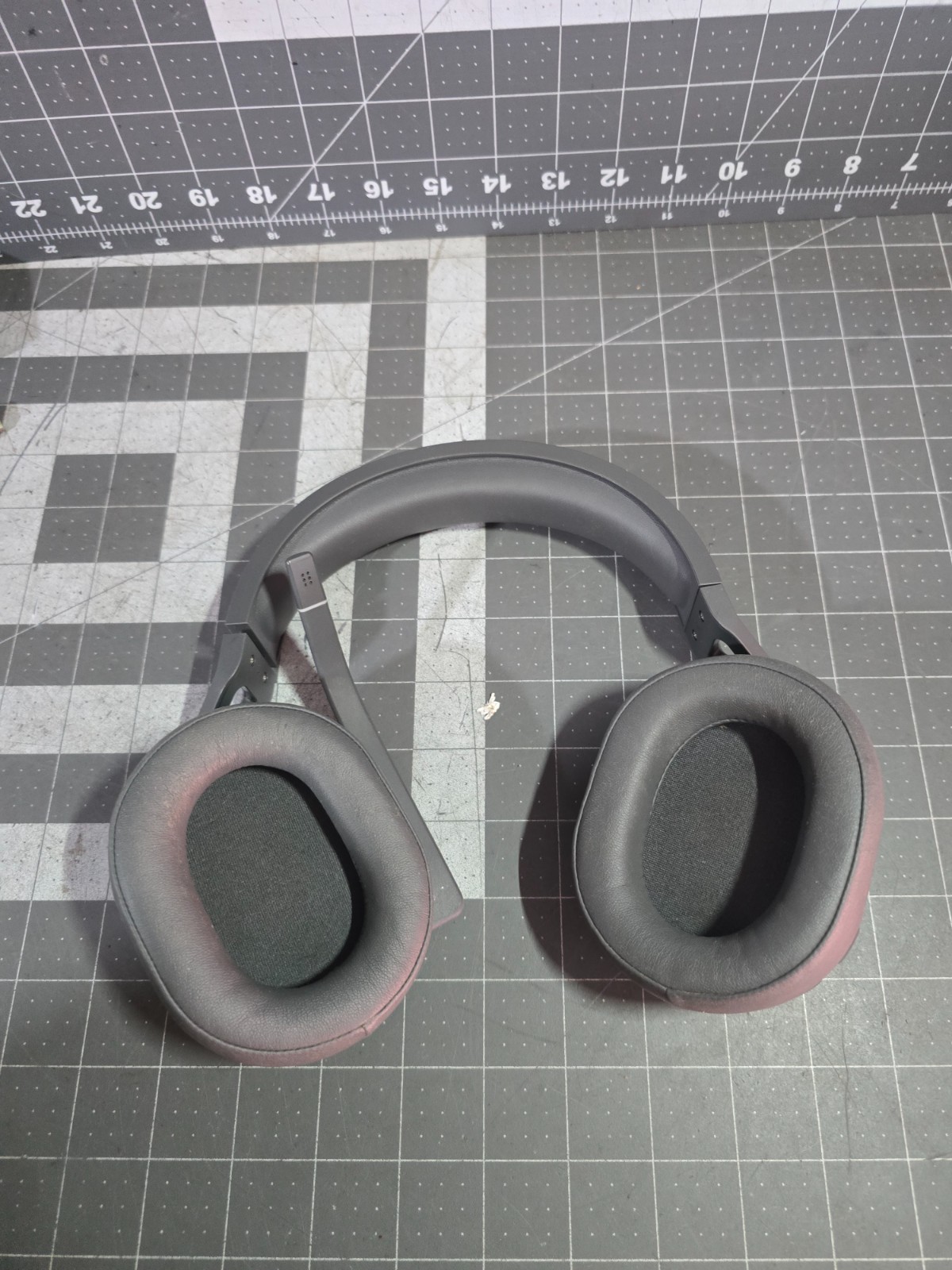 Corsair HS55 Wireless CORE Gaming Headset - Gray (Bluetooth Only, No Receiver...