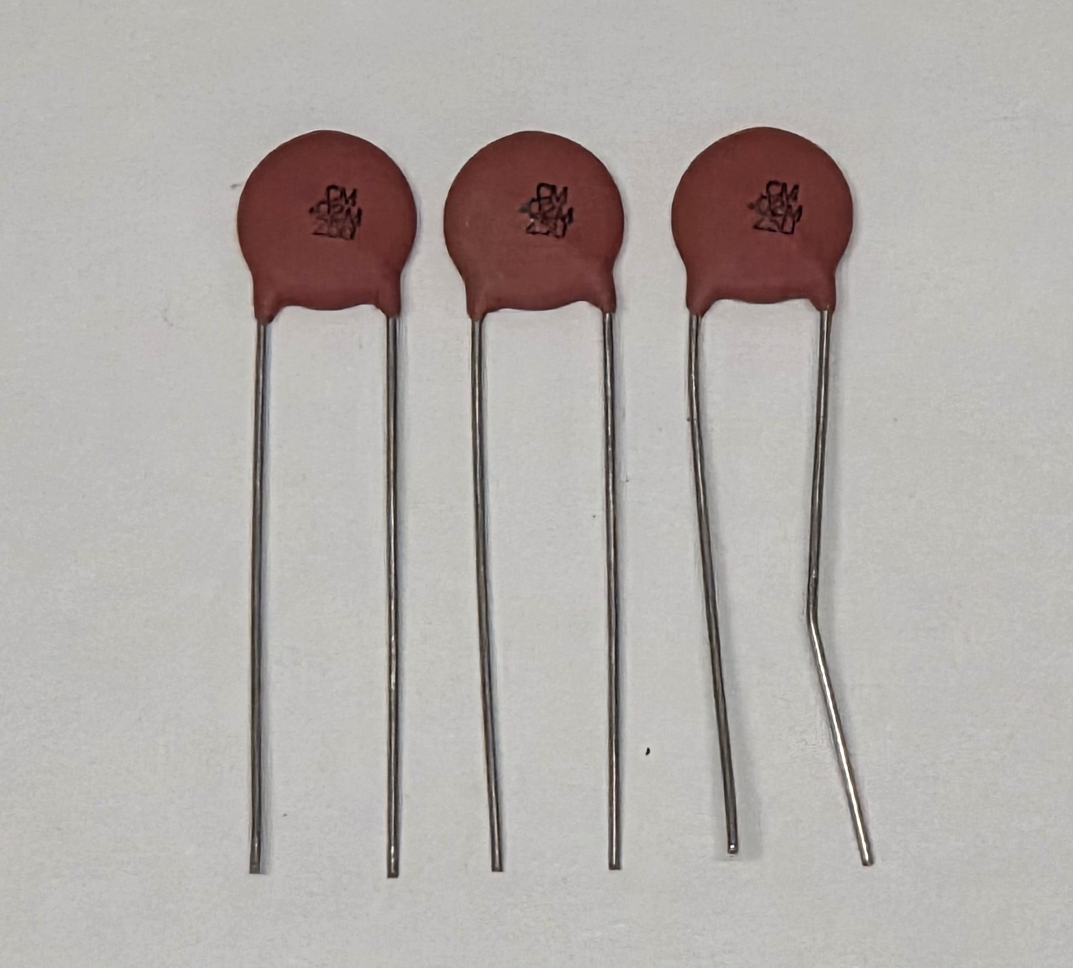 10 pcs  - .02uF  25V  Capacitor - Cera-Mite Ceramic Disk Radial Z5U NEW